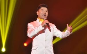 哪位能说一下《陪你一起看草原》歌词 谁能告诉我《陪你一起看草原》歌词