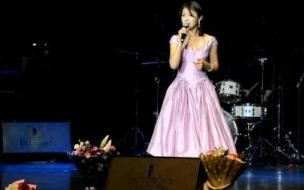 哪位日语高人帮忙翻译一下邓丽君的香港の夜歌词,谢绝机译 求邓丽君的八集《岛国情歌》歌曲目录